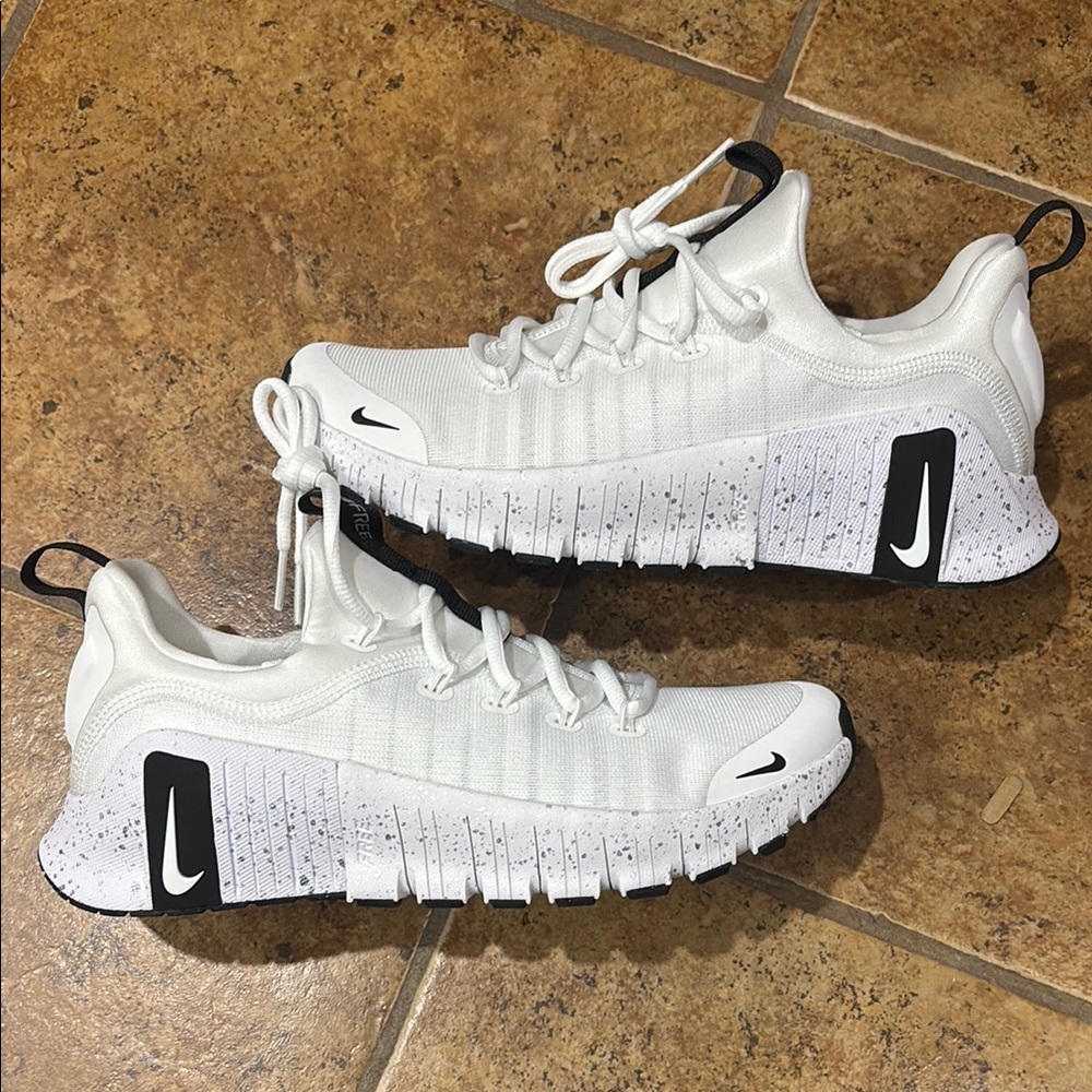 NIKE FREE METCON 6 GYM TRAINING SHOES HQ3510 100 WHITE BLACK WOMENS 8.5